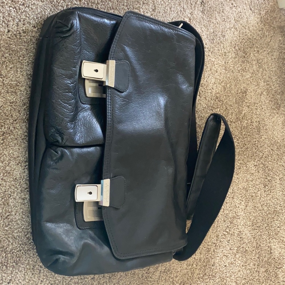 Kenneth cole leather shoulder briefcase, mint
